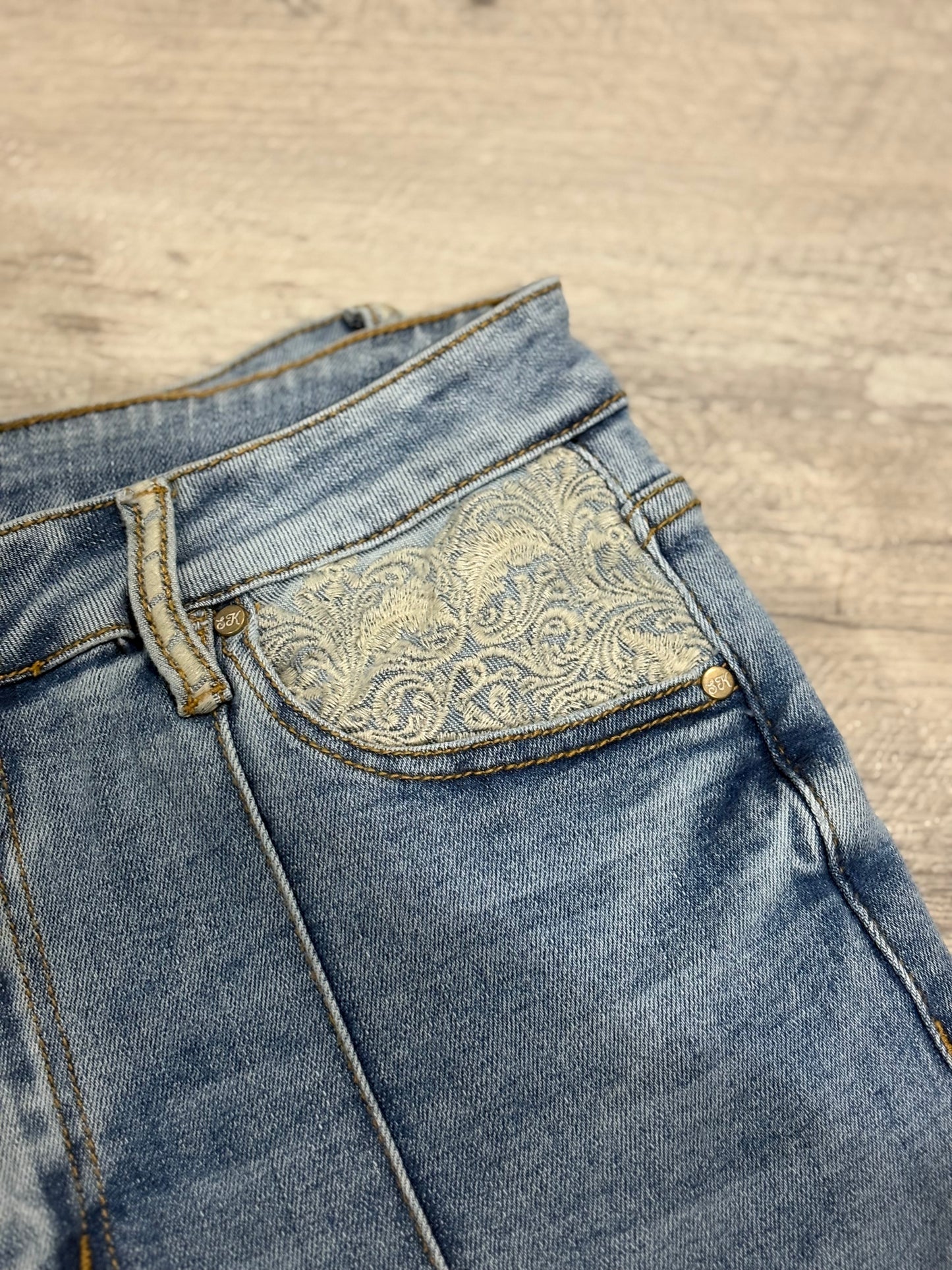 Embroidered Cuffed Jeans