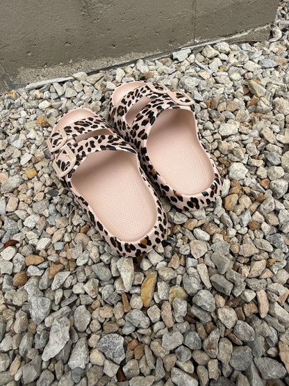 Retro Wild Buckle Slides