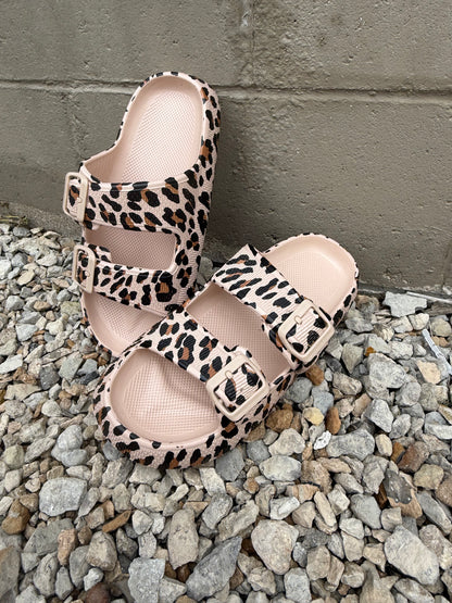 Retro Wild Buckle Slides